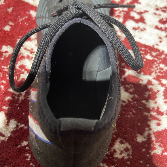 Adidas Predator Edge Gray and Black Sneakers. Size 11 - Picture 3 of 7